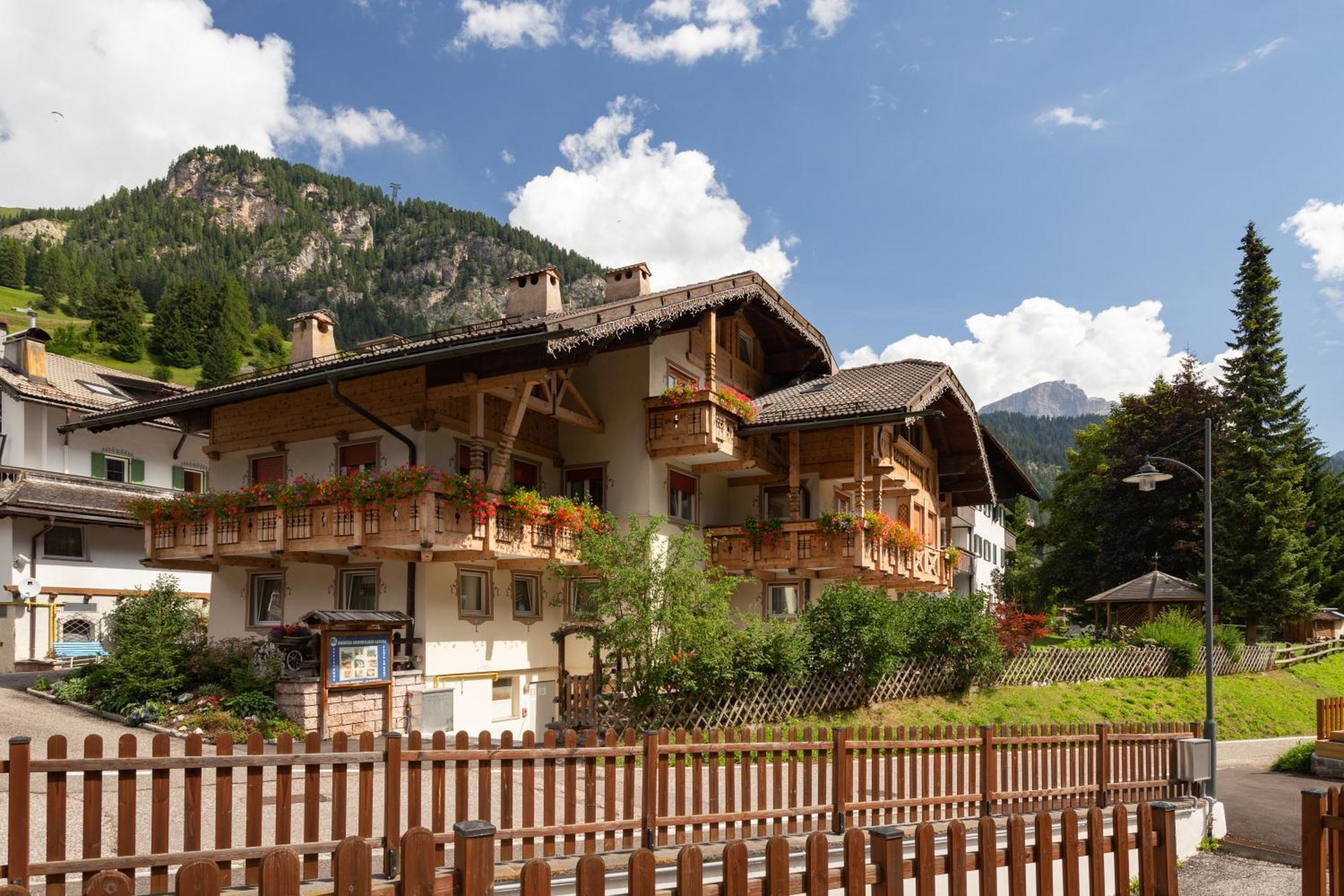 Appartamenti Ladina Campitello di Fassa Εξωτερικό φωτογραφία